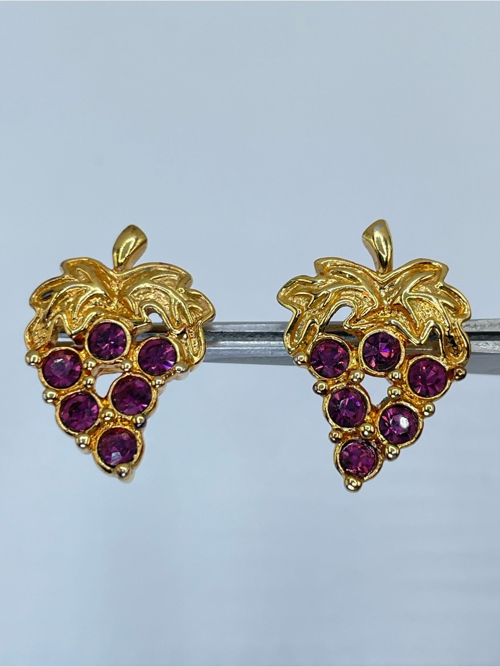 Vintage Avon Gold Tone Purple Rhinestone Grape Cluster Stud Earrings